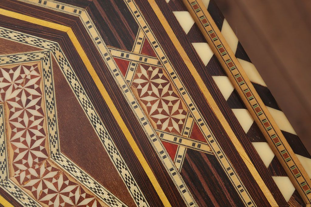 アンティーク雑貨　中古　アジアンテイスト　小物収納付き!サイドテーブル