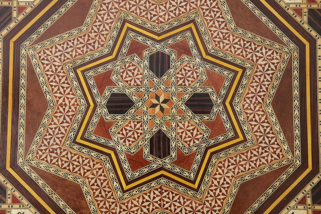 アンティーク雑貨　中古　アジアンテイスト　小物収納付き!サイドテーブル