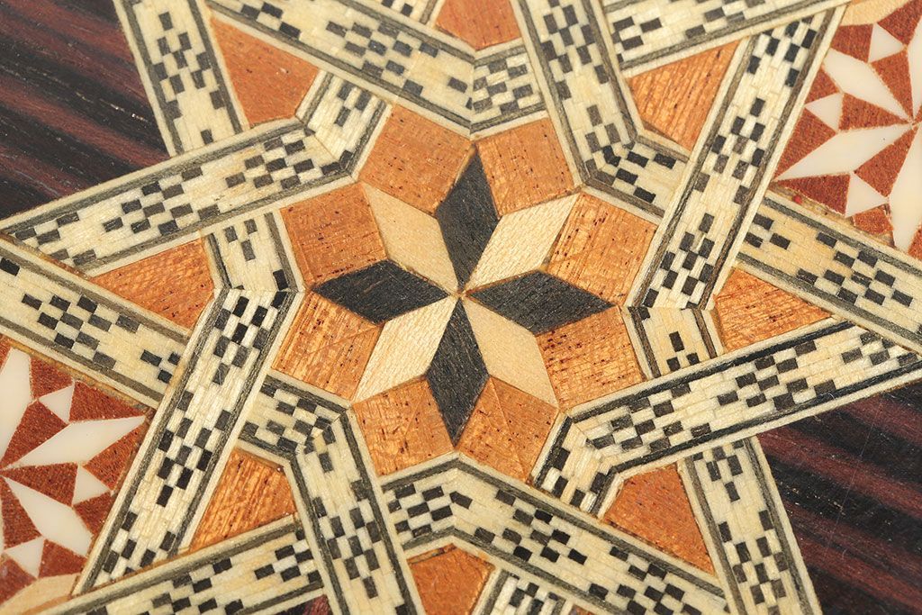 アンティーク雑貨　中古　アジアンテイスト　小物収納付き!サイドテーブル