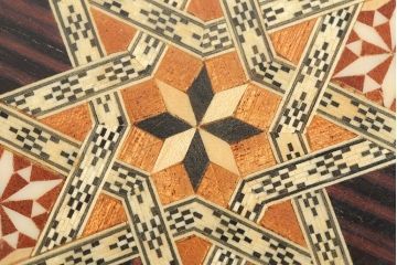 アンティーク雑貨　中古　アジアンテイスト　小物収納付き!サイドテーブル