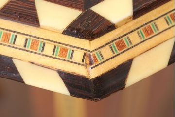 アンティーク雑貨　中古　アジアンテイスト　小物収納付き!サイドテーブル