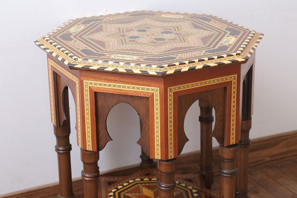 アンティーク雑貨　中古　アジアンテイスト　小物収納付き!サイドテーブル