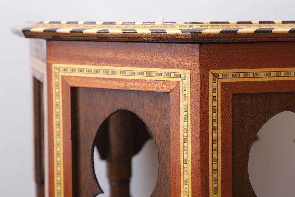 アンティーク雑貨　中古　アジアンテイスト　小物収納付き!サイドテーブル