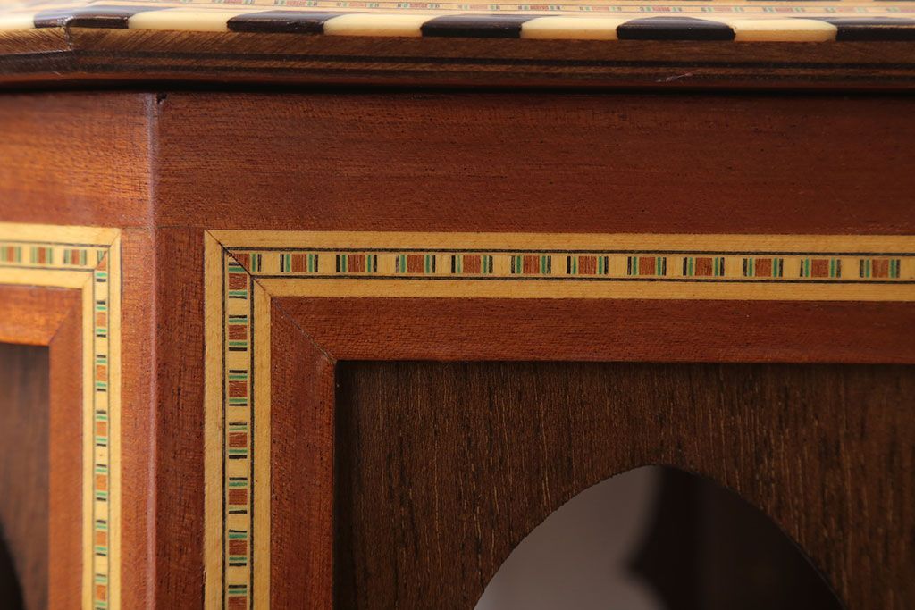 アンティーク雑貨　中古　アジアンテイスト　小物収納付き!サイドテーブル