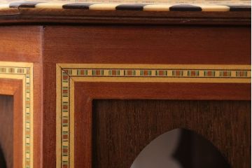 アンティーク雑貨　中古　アジアンテイスト　小物収納付き!サイドテーブル