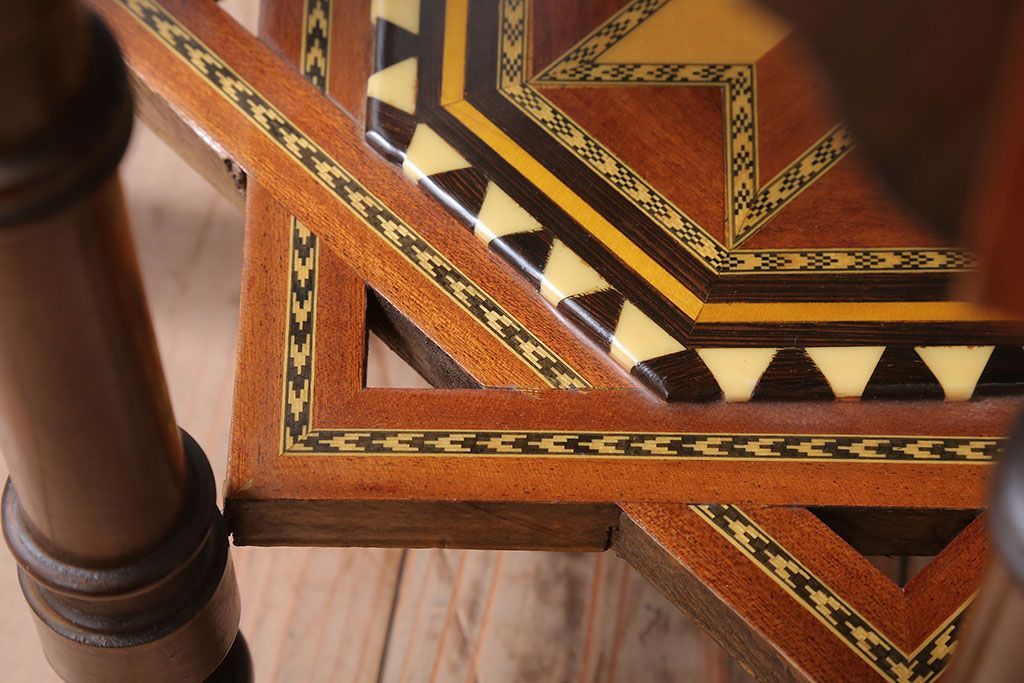 アンティーク雑貨　中古　アジアンテイスト　小物収納付き!サイドテーブル