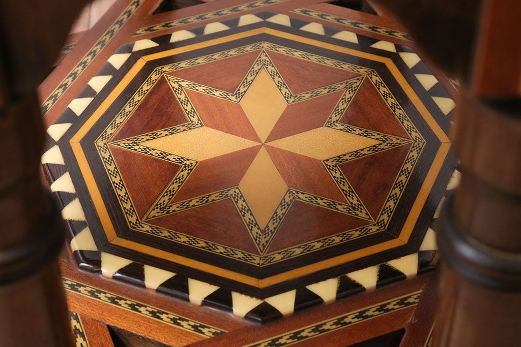 アンティーク雑貨　中古　アジアンテイスト　小物収納付き!サイドテーブル