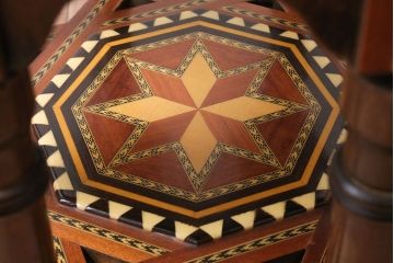 アンティーク雑貨　中古　アジアンテイスト　小物収納付き!サイドテーブル