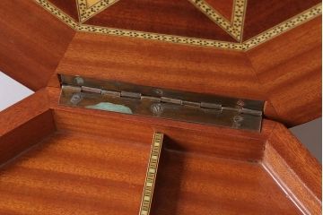 アンティーク雑貨　中古　アジアンテイスト　小物収納付き!サイドテーブル