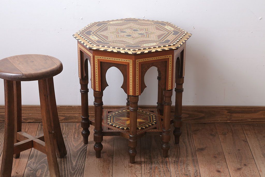 アンティーク雑貨　中古　アジアンテイスト　小物収納付き!サイドテーブル