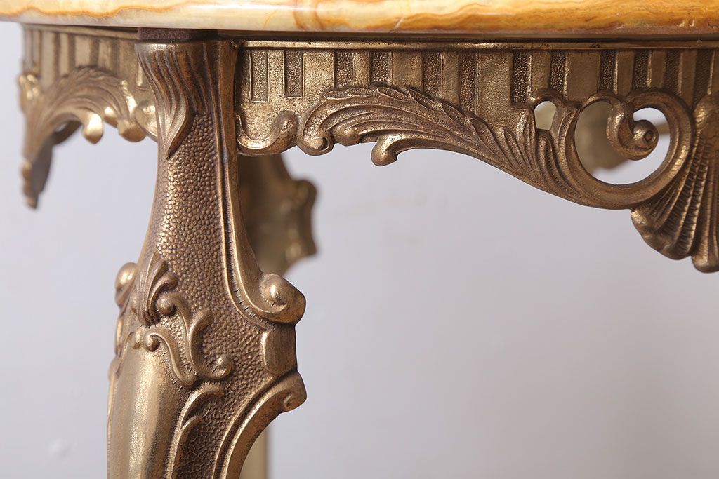 中古　イタリア製　大理石天板のサイドテーブル(オニキス)