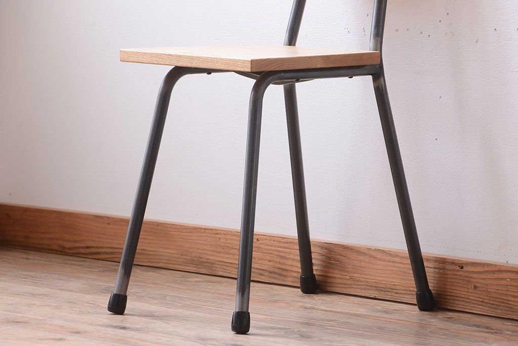 ラフジュ工房オリジナル　小ぶりなアイアンレッグチェア(1)