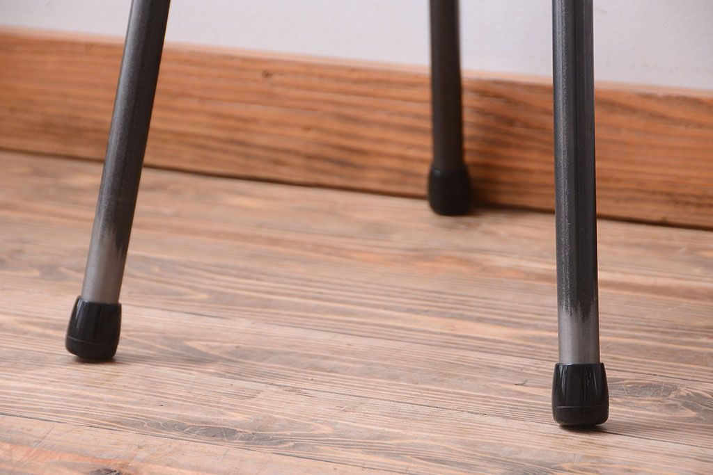 ラフジュ工房オリジナル　小ぶりなアイアンレッグチェア(1)