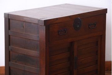 アンティーク家具　古民具・骨董　三面横桟回しの越後帳場箪笥(銭戸棚、帳箪笥・帳戸棚)