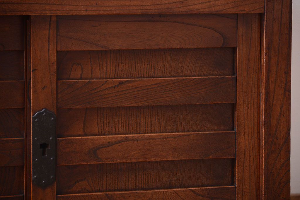 アンティーク家具　古民具・骨董　三面横桟回しの越後帳場箪笥(銭戸棚、帳箪笥・帳戸棚)