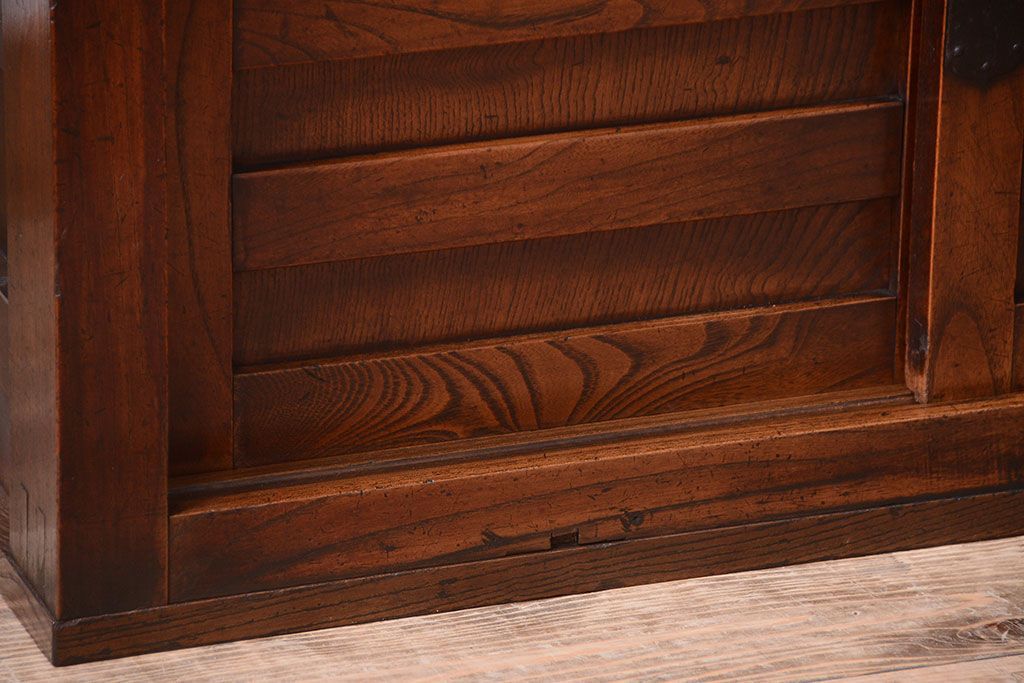 アンティーク家具　古民具・骨董　三面横桟回しの越後帳場箪笥(銭戸棚、帳箪笥・帳戸棚)