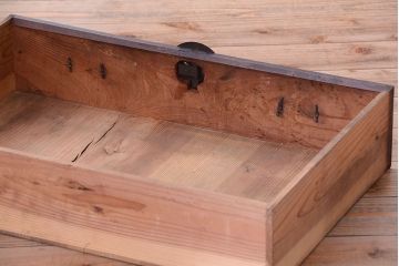 アンティーク家具　古民具・骨董　三面横桟回しの越後帳場箪笥(銭戸棚、帳箪笥・帳戸棚)