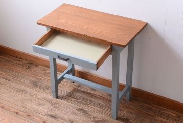 レトロ家具　アンティークペイント　古い木のレトロな平机(デスク)(2)