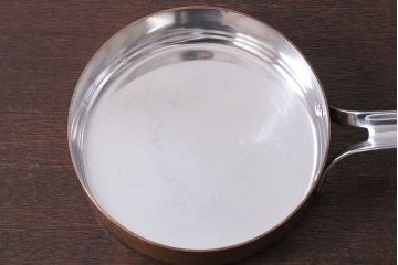 アンティーク雑貨　ビンテージ　デンマークGeorg Jensen(ジョージ・ジェンセン) 銅製の片手鍋(2)