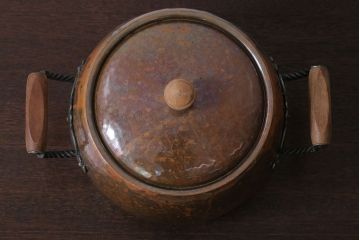 アンティーク雑貨　ビンテージ　スイスStockli Netstal　木製取っ手の銅製両手鍋