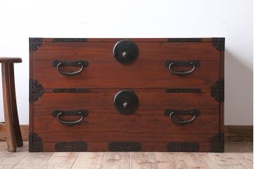 アンティーク家具　和製アンティーク　シンプルな丸金具の時代箪笥ローボード(1)