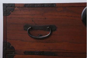 アンティーク家具　和製アンティーク　シンプルな丸金具の時代箪笥ローボード(1)