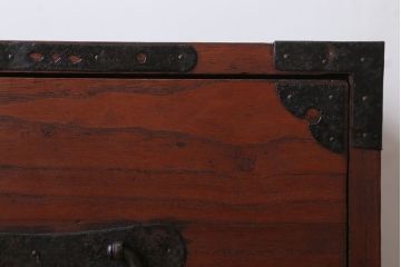 アンティーク家具　和製アンティーク　シンプルな丸金具の時代箪笥ローボード(1)