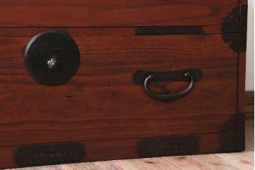 アンティーク家具　和製アンティーク　シンプルな丸金具の時代箪笥ローボード(1)