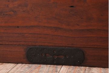アンティーク家具　和製アンティーク　シンプルな丸金具の時代箪笥ローボード(1)