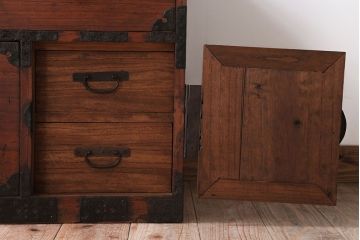アンティーク家具　和製アンティーク　シンプルな丸金具!時代箪笥ローボード