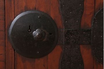 アンティーク家具　和製アンティーク　シンプルな丸金具!時代箪笥ローボード