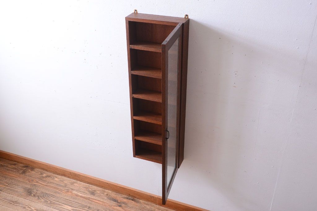 アンティーク家具　アンティーク　気泡ガラス入り!古い木製のお洒落な縦型壁掛け戸棚(2)