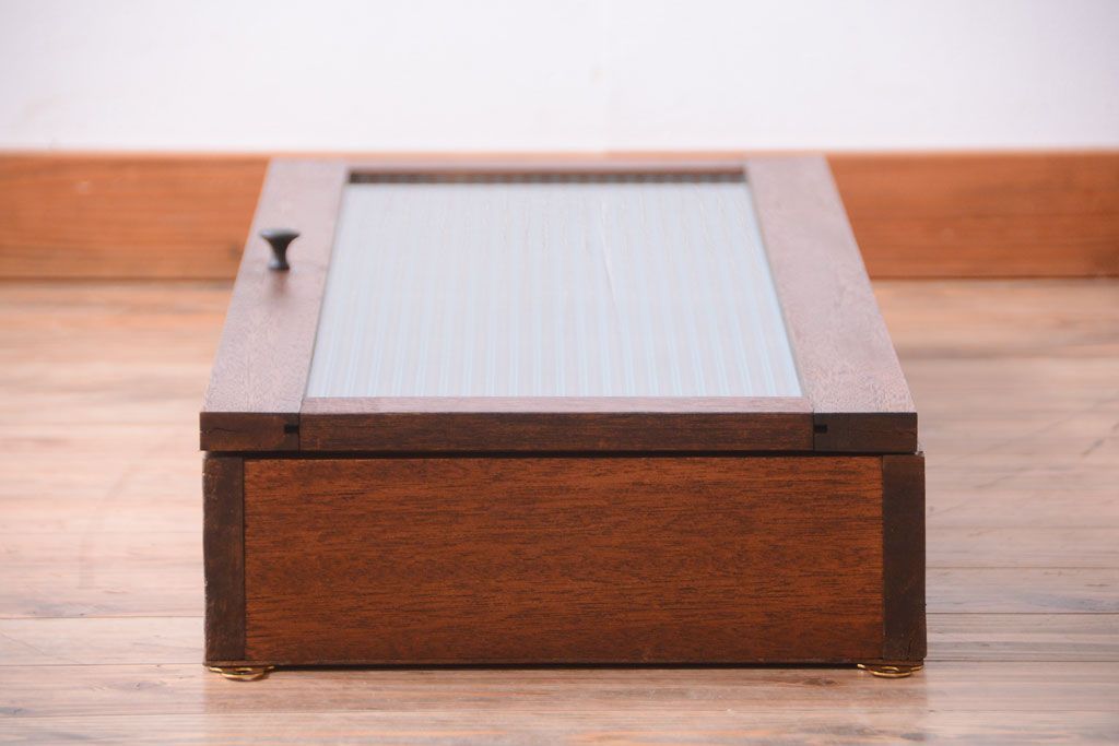 アンティーク家具　アンティーク　モールガラス入り!古い木製のお洒落な縦型壁掛け戸棚(1)