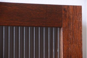 アンティーク家具　アンティーク　モールガラス入り!古い木製のお洒落な縦型壁掛け戸棚(3)