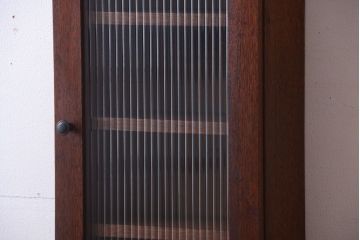 アンティーク家具　アンティーク　モールガラス入り!古い木製のお洒落な縦型壁掛け戸棚(3)