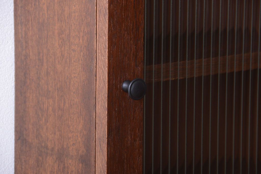 アンティーク家具　アンティーク　モールガラス入り!古い木製のお洒落な縦型壁掛け戸棚(3)