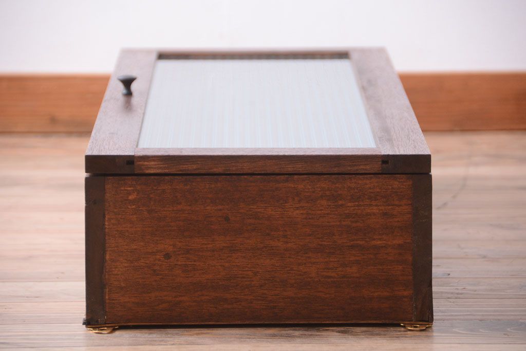 アンティーク家具　アンティーク　モールガラス入り!古い木製のお洒落な縦型壁掛け戸棚(3)