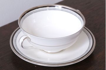 アンティーク雑貨　中古 イギリス ROYAL DOULTON(ロイヤルドルトン) SARABANDE(サラバンド)ダブルハンドルスープカップ&ソーサー(洋食器)