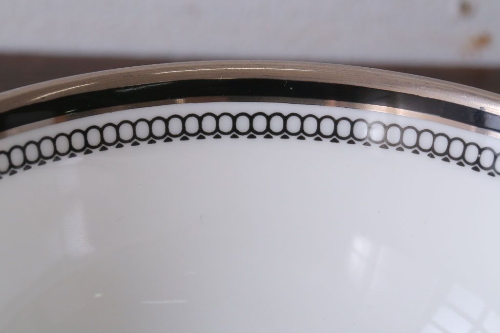 アンティーク雑貨　中古 イギリス ROYAL DOULTON(ロイヤルドルトン) SARABANDE(サラバンド)ダブルハンドルスープカップ&ソーサー(洋食器)