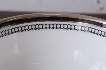 アンティーク雑貨　中古 イギリス ROYAL DOULTON(ロイヤルドルトン) SARABANDE(サラバンド)ダブルハンドルスープカップ&ソーサー(洋食器)