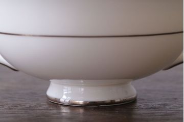 アンティーク雑貨　中古 イギリス ROYAL DOULTON(ロイヤルドルトン) SARABANDE(サラバンド)ダブルハンドルスープカップ&ソーサー(洋食器)