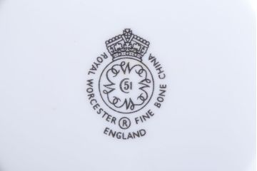 アンティーク雑貨　中古　MINTON (ミントン)など花柄の小皿3枚セット(洋食器)
