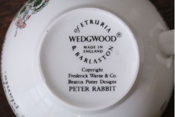 アンティーク雑貨　中古　イギリスWedgwood(ウェッジウッド)　ピーターラビット　カップなど3点セット(洋食器)