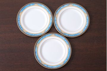 アンティーク雑貨　中古　イギリスWedgwood(ウェッジウッド)　Curzon(カーゾン)シリーズ　プレート3枚(洋食器)
