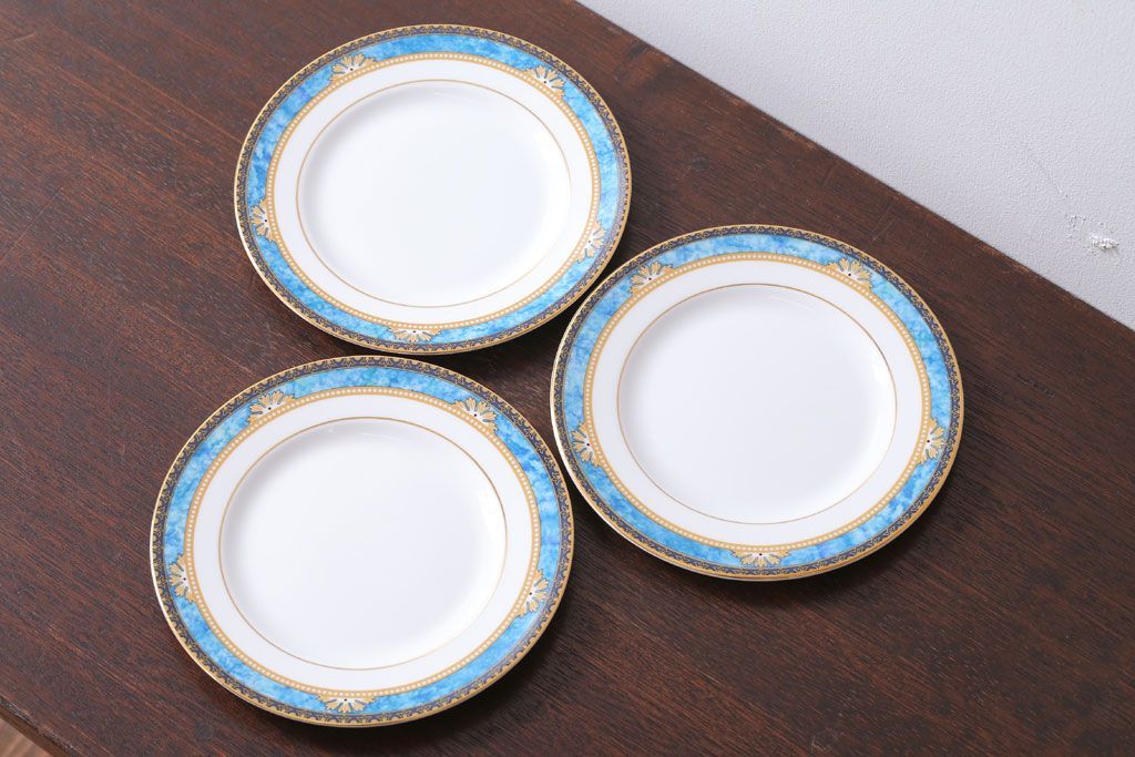 アンティーク雑貨　中古　イギリスWedgwood(ウェッジウッド)　Curzon(カーゾン)シリーズ　プレート3枚(洋食器)