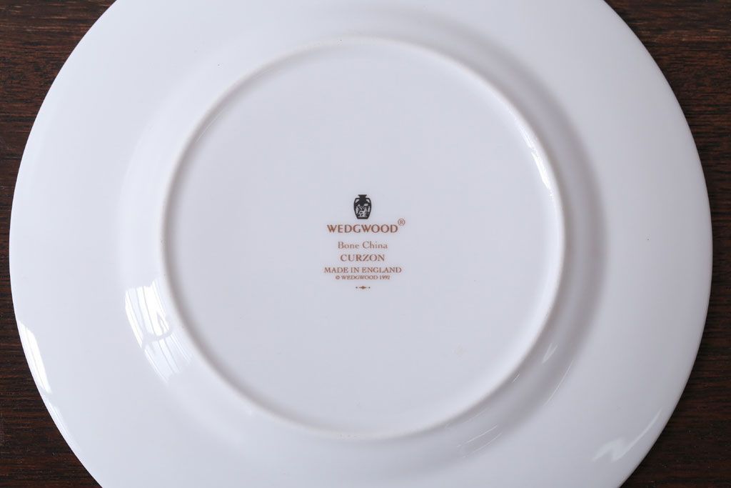 アンティーク雑貨　中古　イギリスWedgwood(ウェッジウッド)　Curzon(カーゾン)シリーズ　プレート3枚(洋食器)