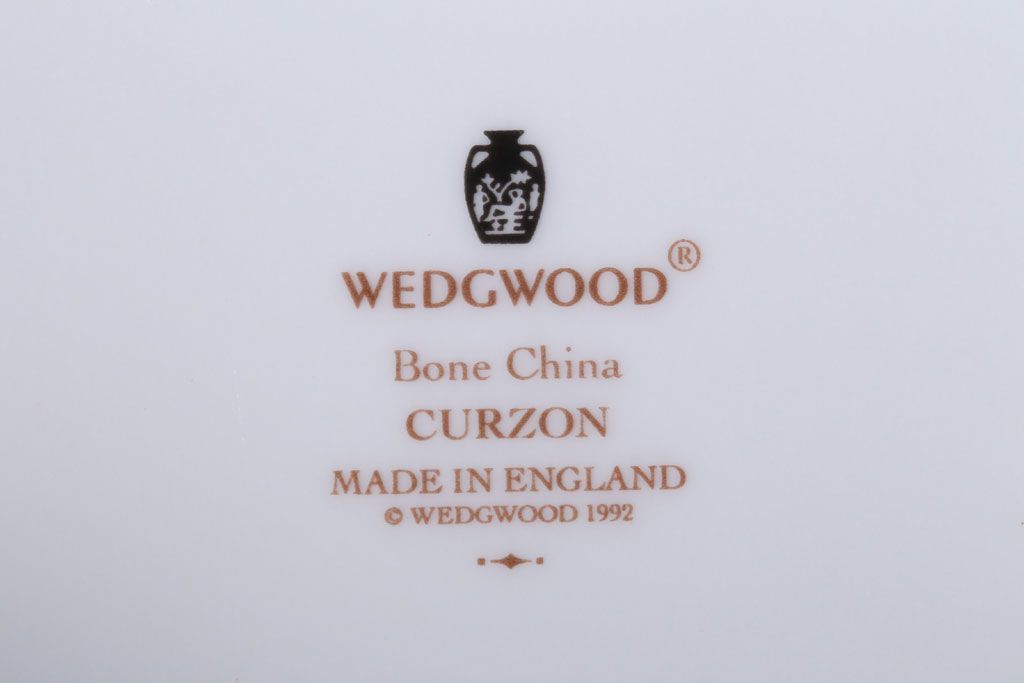 アンティーク雑貨　中古　イギリスWedgwood(ウェッジウッド)　Curzon(カーゾン)シリーズ　プレート3枚(洋食器)