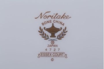 アンティーク雑貨　中古　ノリタケ(Noritake) エセックスコート　プレート2枚(洋食器)