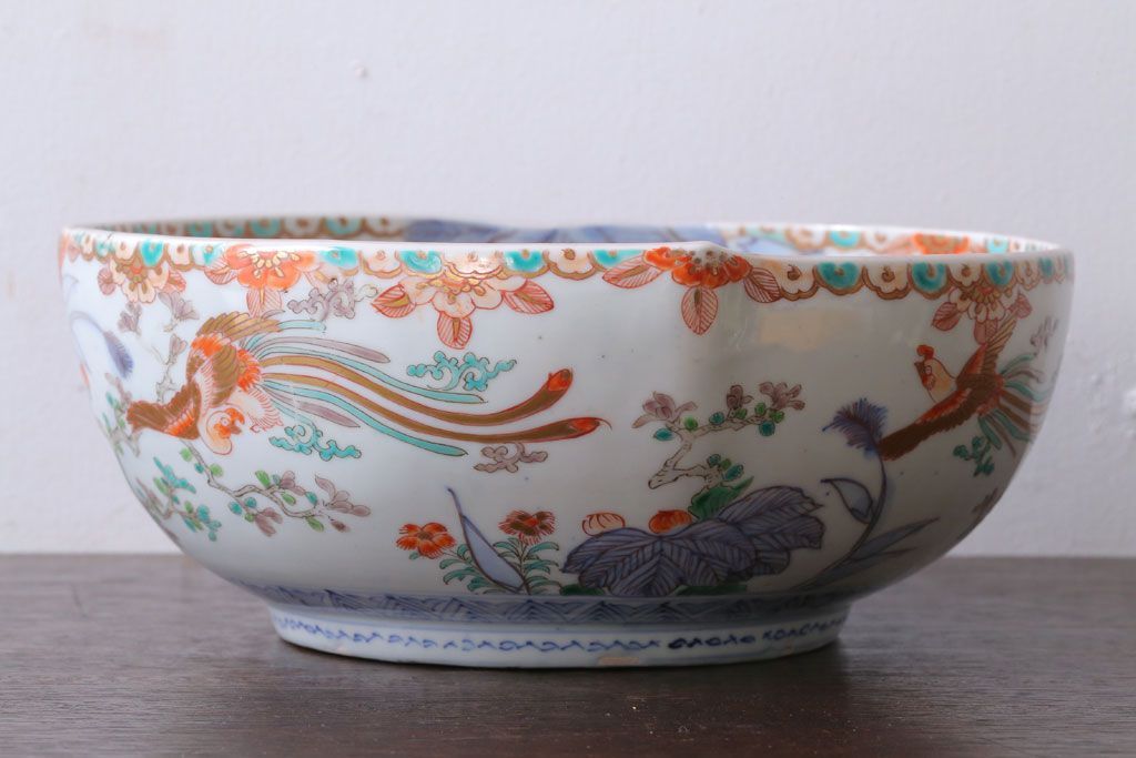 古民具・骨董　明治期 桃形鳳凰に牡丹の図　色絵深鉢(二重高台・皿・伊万里)