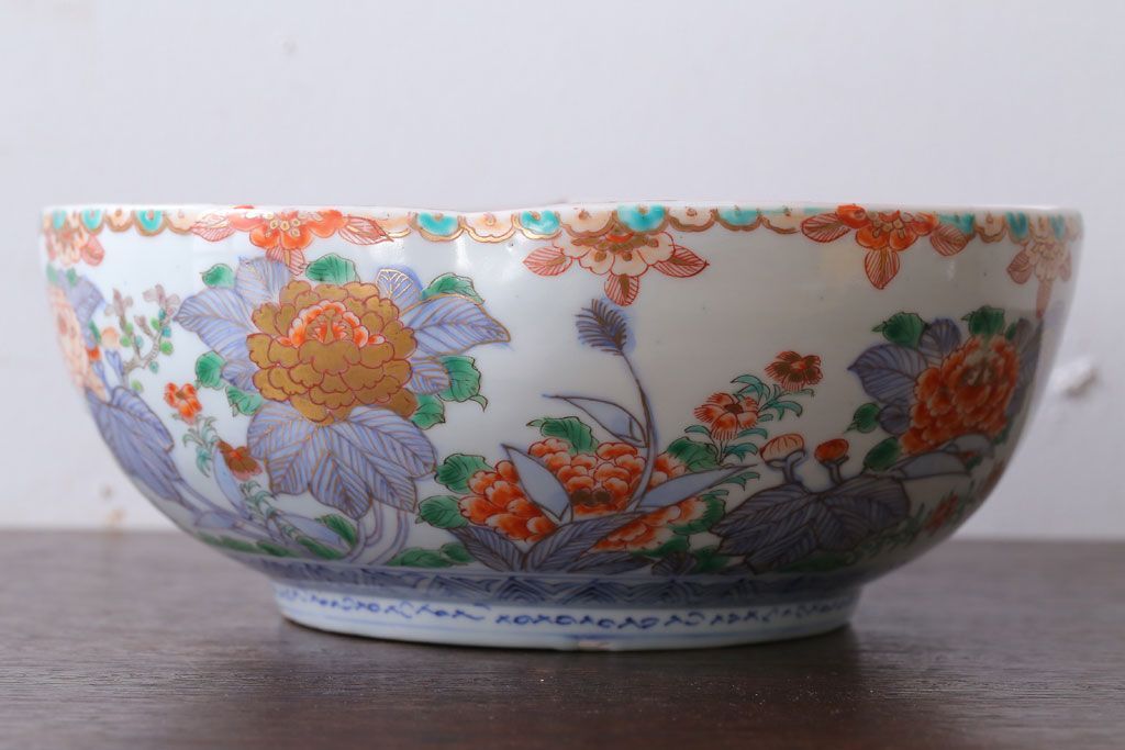 古民具・骨董　明治期 桃形鳳凰に牡丹の図　色絵深鉢(二重高台・皿・伊万里)